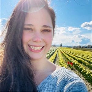 Meet your Posher, Cayla